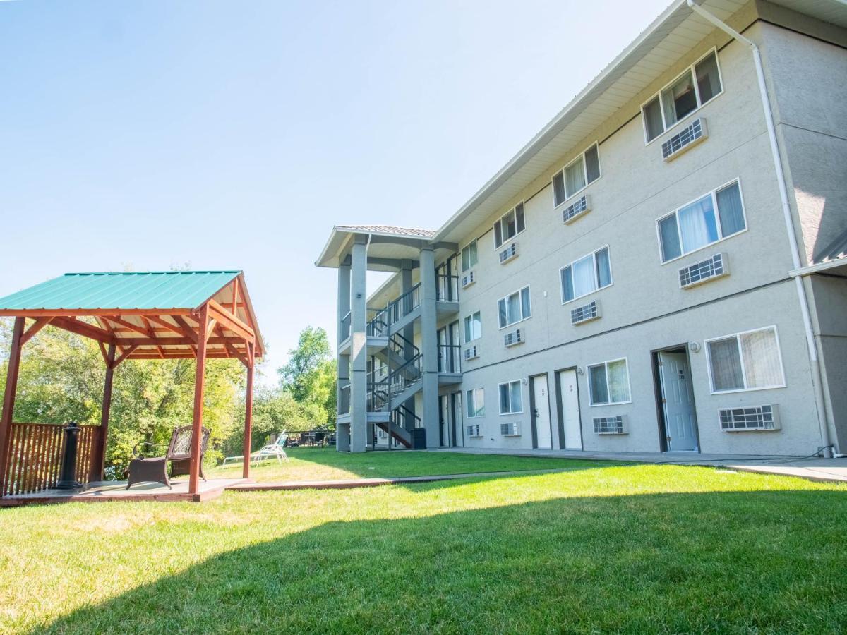 Riverland Inn & Suites Kamloops Dış mekan fotoğraf