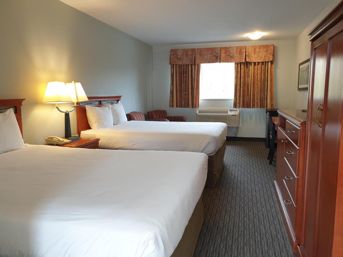 Riverland Inn & Suites Kamloops Dış mekan fotoğraf