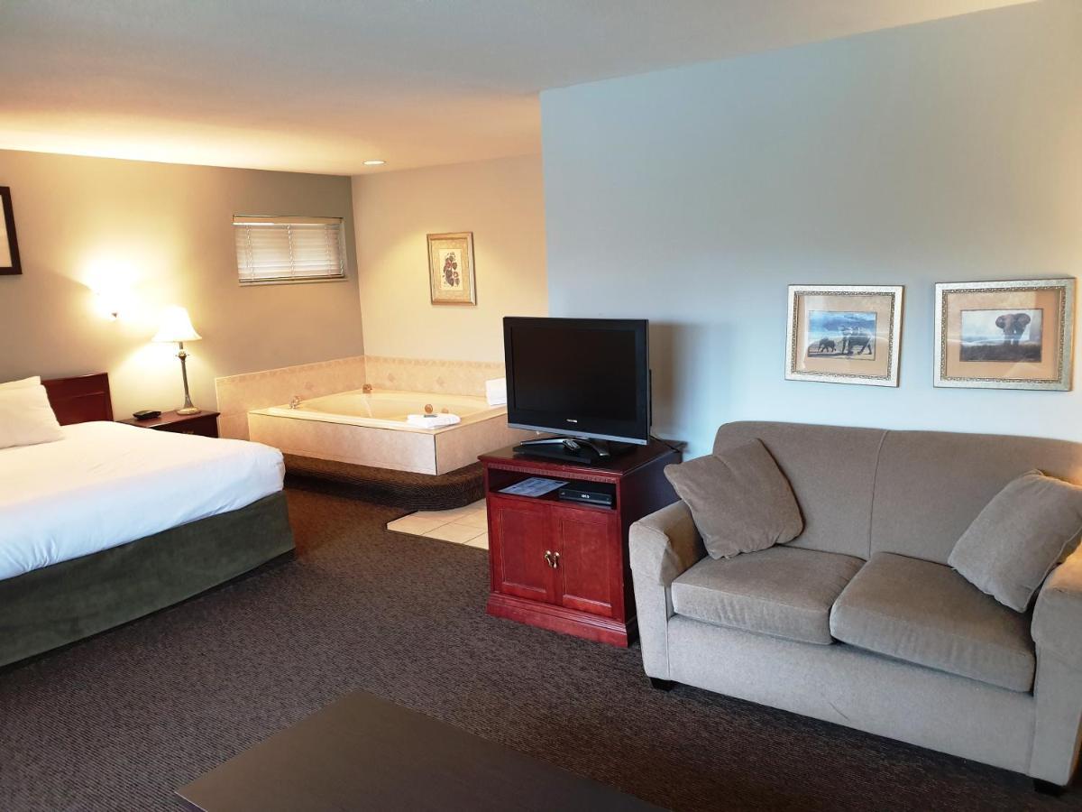 Riverland Inn & Suites Kamloops Dış mekan fotoğraf