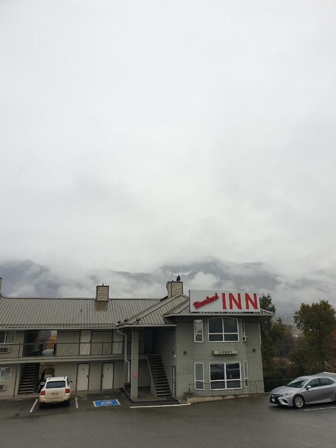 Riverland Inn & Suites Kamloops Dış mekan fotoğraf