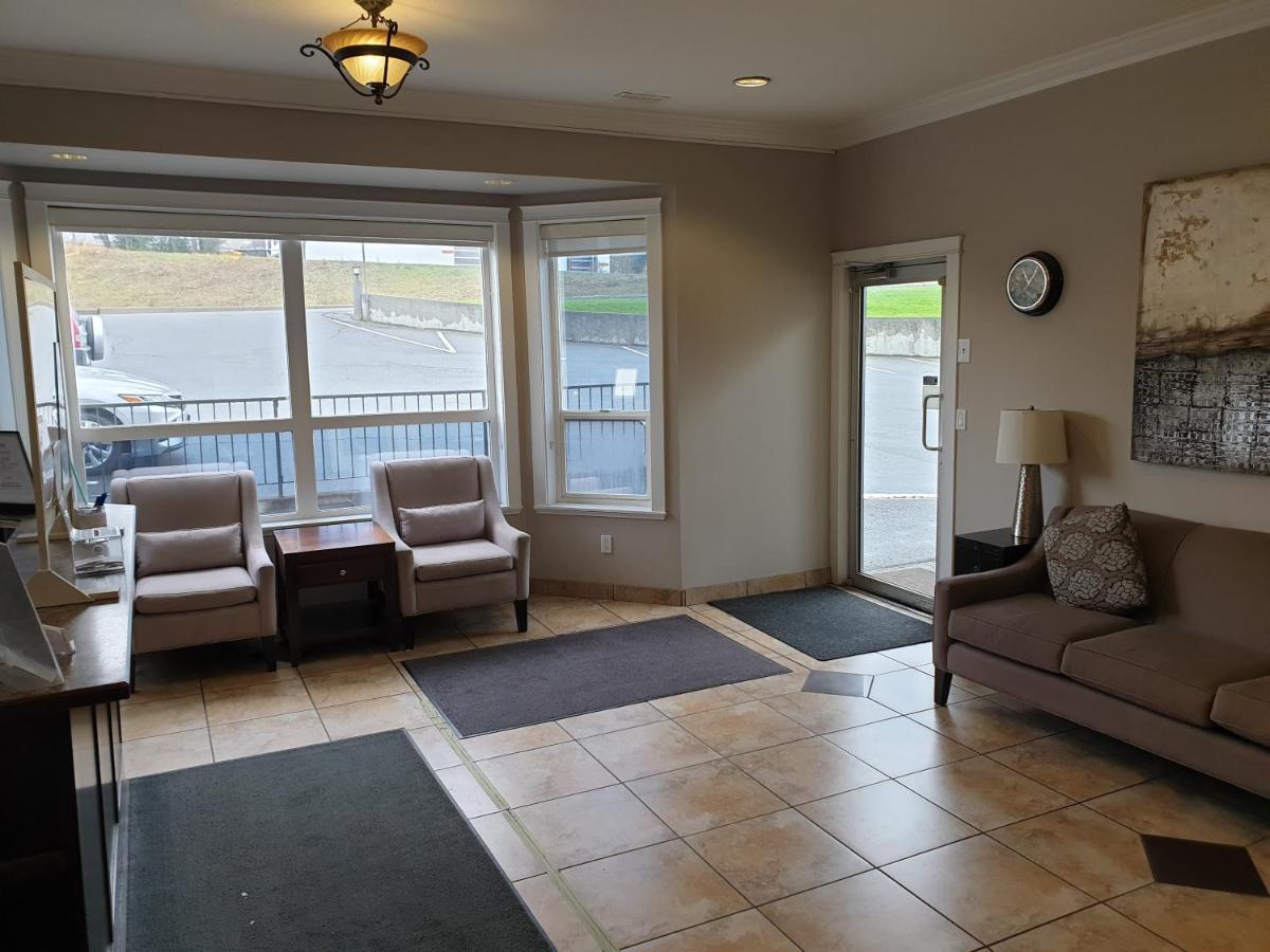 Riverland Inn & Suites Kamloops Dış mekan fotoğraf