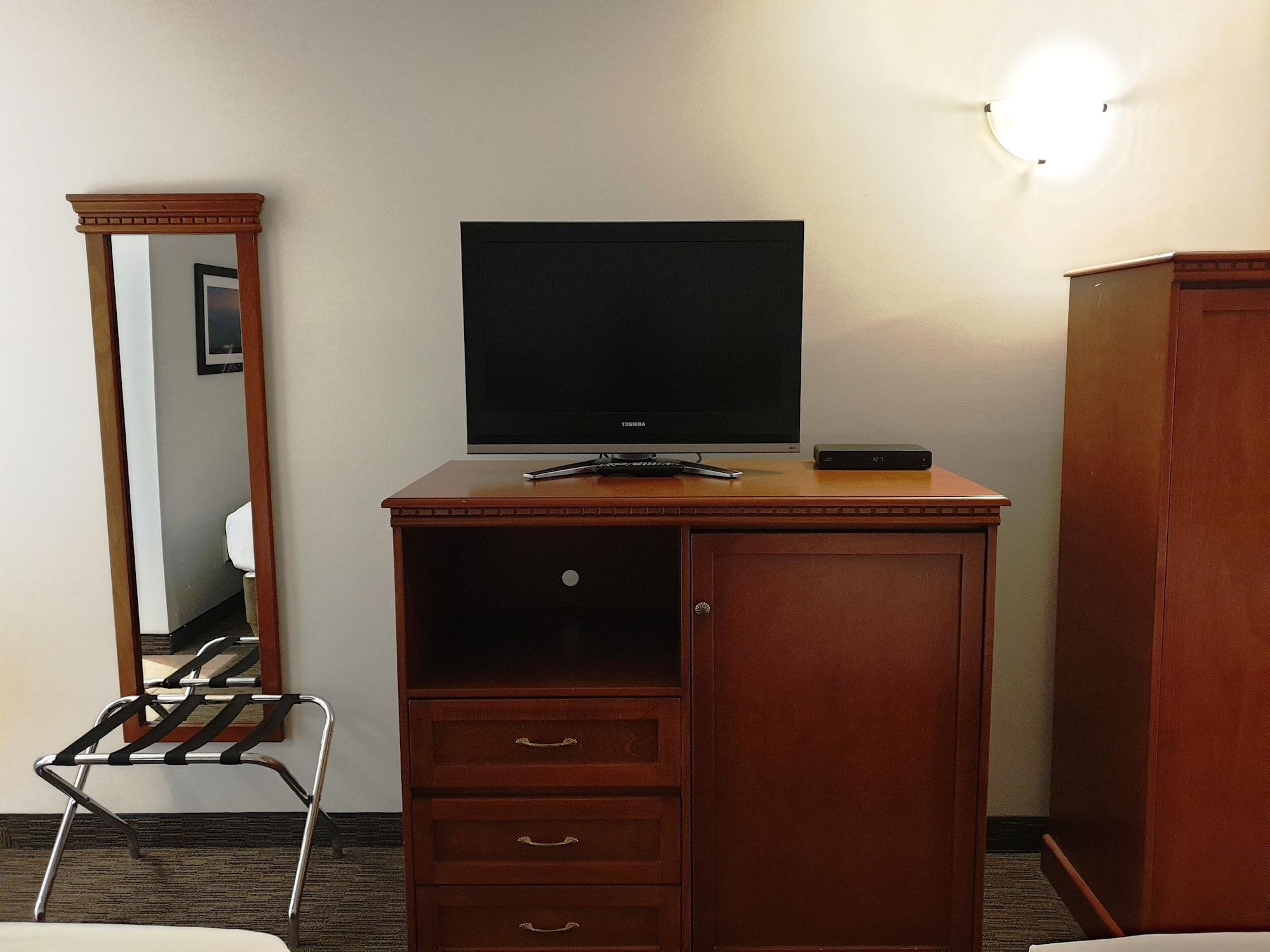 Riverland Inn & Suites Kamloops Dış mekan fotoğraf