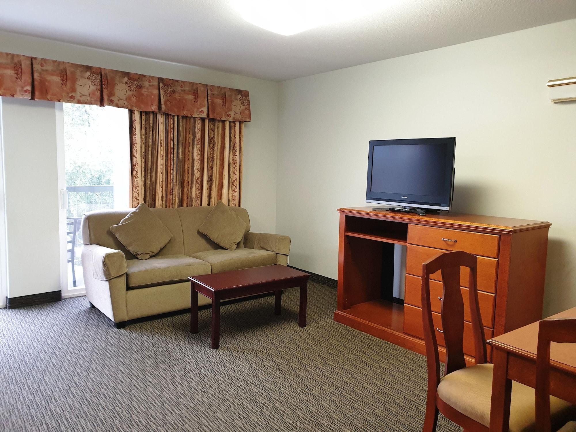 Riverland Inn & Suites Kamloops Dış mekan fotoğraf