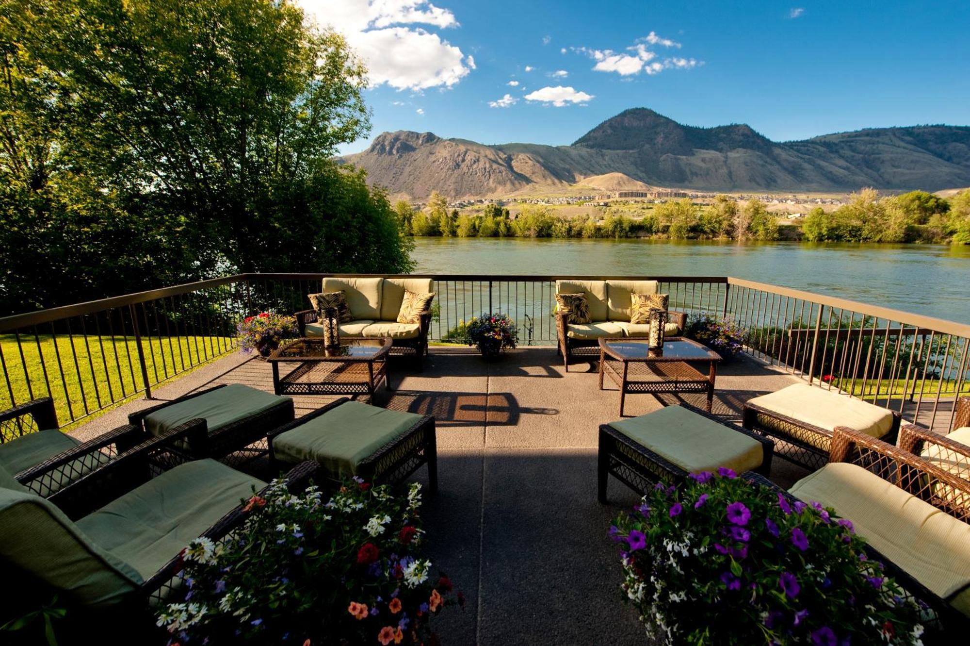 Riverland Inn & Suites Kamloops Dış mekan fotoğraf