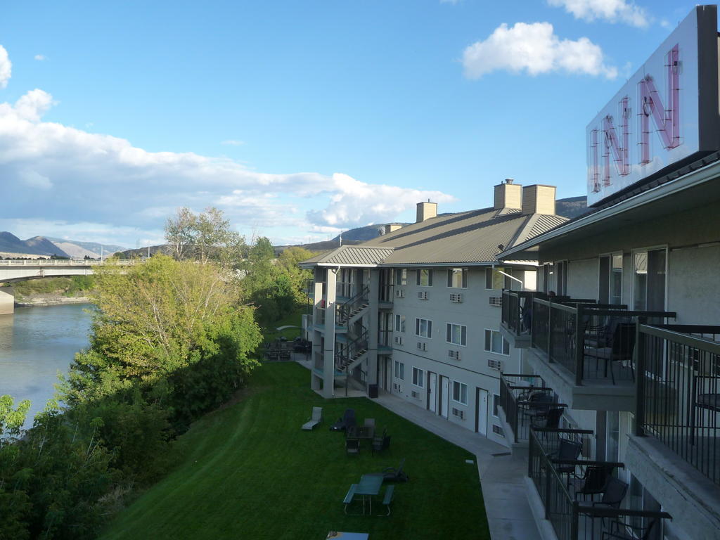 Riverland Inn & Suites Kamloops Dış mekan fotoğraf